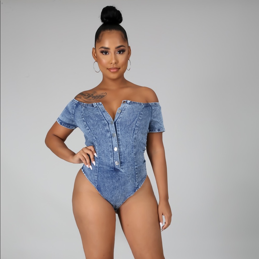 BUTTON ME OFF BODYSUIT